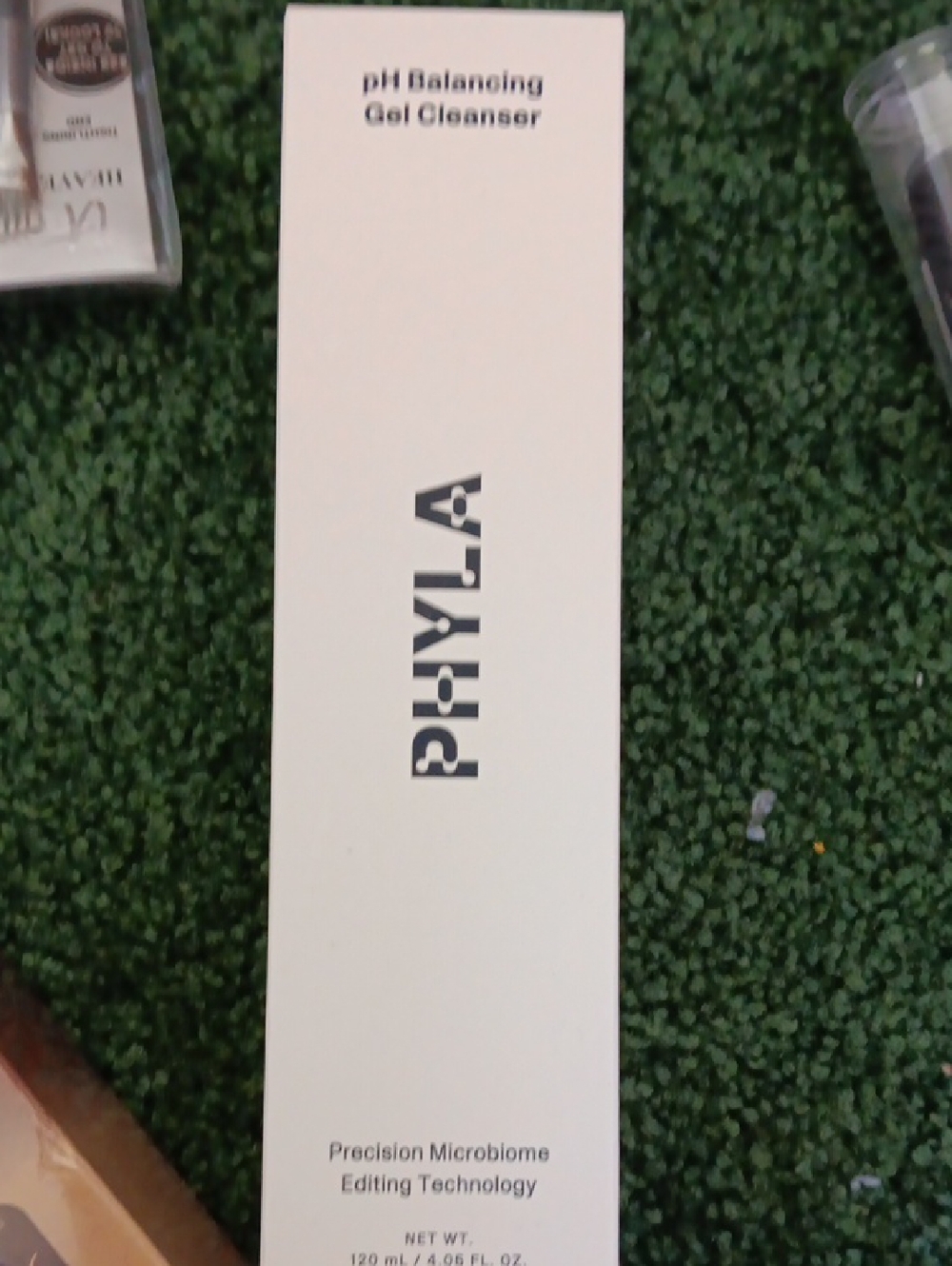 PhyLA pH Balancing Gel Cleanser - White Box